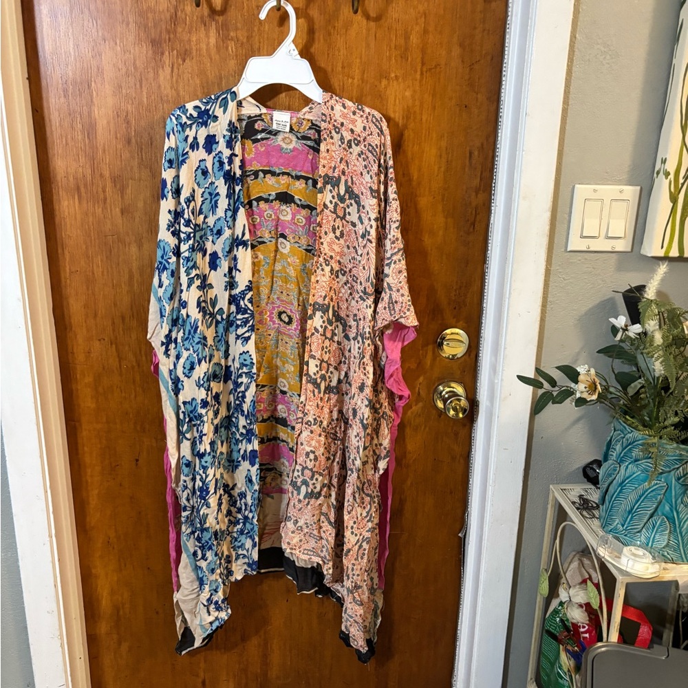 Anna & Ava Multicolor Floral Kimono